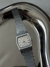 Load image into Gallery viewer, Vintage Timex Silver Tone Wrist Watch 7”
