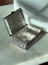 Load image into Gallery viewer, Vintage Floral Sterling Silver Stash Box
