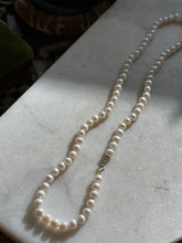 Load image into Gallery viewer, Vintage Pearl 14k Gold Necklace 17.5”
