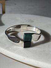 Load image into Gallery viewer, Vintage Solid Sterling Malachite &amp; Black Onyx Bangle Bracelet
