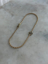 Load image into Gallery viewer, Diamond Flower 14k Gold Bracelet
