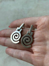 Load image into Gallery viewer, Vintage Spiral Sterling Silver Earrings
