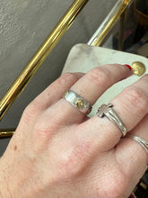 Load image into Gallery viewer, Vintage Sterling Silver &amp; 18k Gold Ring Size 6
