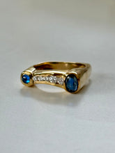 Load image into Gallery viewer, Vintage Modernist 18k Yellow Gold Cabochon Ring Size 7
