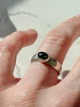 Load image into Gallery viewer, Vintage Peridot Sterling Silver Ring Size 7

