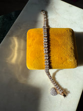 Load image into Gallery viewer, Dangle Heart Gold Vermeil Bracelet 7”
