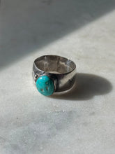 Load image into Gallery viewer, Vintage Turquoise Sterling Silver Ring Size 9
