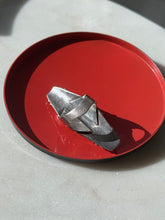 Load image into Gallery viewer, Vintage Mother of Pearl Sterling Silver Ring Size 7
