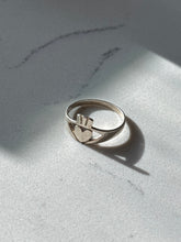 Load image into Gallery viewer, Vintage Hearts of Claddagh Sterling Silver Ring Size 7
