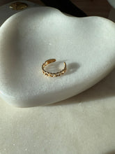Load image into Gallery viewer, Vintage Heart 14k Yellow Gold Toe Ring
