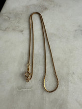Load image into Gallery viewer, Vintage 14k Gold Fill ‘S’ Link Chain 15”

