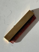 Load image into Gallery viewer, Antique 1922 Goldtone Retractable Comb
