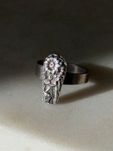 Load image into Gallery viewer, Sterling Silver Flower Ring Size 7
