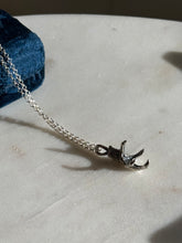 Load image into Gallery viewer, Claw Sterling Silver Necklace 18”

