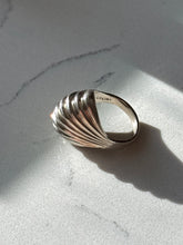 Load image into Gallery viewer, Vintage Ribbed Sterling Silver Ring Size 7.25
