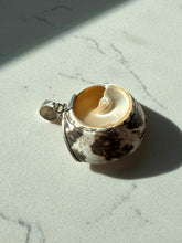 Load image into Gallery viewer, Vintage Sterling Silver Seashell Pendant
