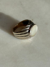 Load image into Gallery viewer, Mother of Pearl Sterling Silver Ring Size 6
