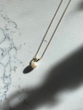 Load image into Gallery viewer, Pearl 10k Gold Dainty Necklace
