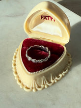 Load image into Gallery viewer, Vintage Heart Link Sterling Silver Band Size 8
