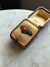 Load image into Gallery viewer, Vintage Sterling Silver Ring
