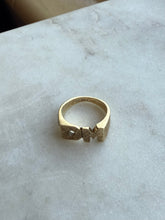 Load image into Gallery viewer, Vintage Initial ‘DM’ Solid 14k Gold Ring Size 4
