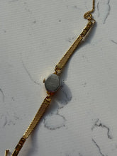 Load image into Gallery viewer, Vintage Heart Face Gold Tone Wristwatch
