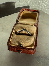 Load image into Gallery viewer, Vintage Sterling Silver Chevron Ring Size 6
