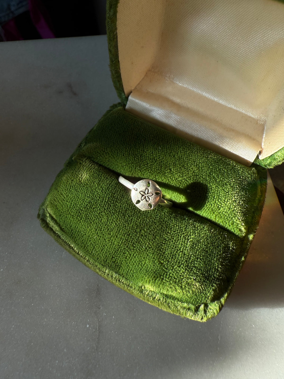 Vintage Sand Dollar Sterling Silver Ring Size 6