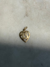 Load image into Gallery viewer, Vintage 18k Gold ‘13’ Heart Charm
