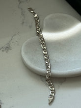 Load image into Gallery viewer, Flat Mariner Link Solid Sterling Silver Bracelet 8”
