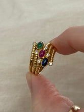 Load image into Gallery viewer, Vintage Cabochon 18k Yellow Gold Ring Size 7
