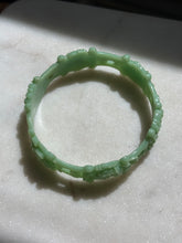 Load image into Gallery viewer, Vintage 1940s Carved Celluloid Floral Green Bangle Bracelet
