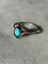 Load image into Gallery viewer, Vintage Turquoise Sterling Silver Dainty Ring Size 6
