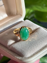 Load image into Gallery viewer, Vintage 20.9k Solid Gold Jade Ring Size 3.25
