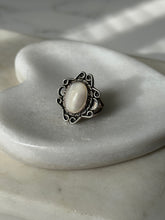Load image into Gallery viewer, Mother of Pearl Sterling Ring Size 7

