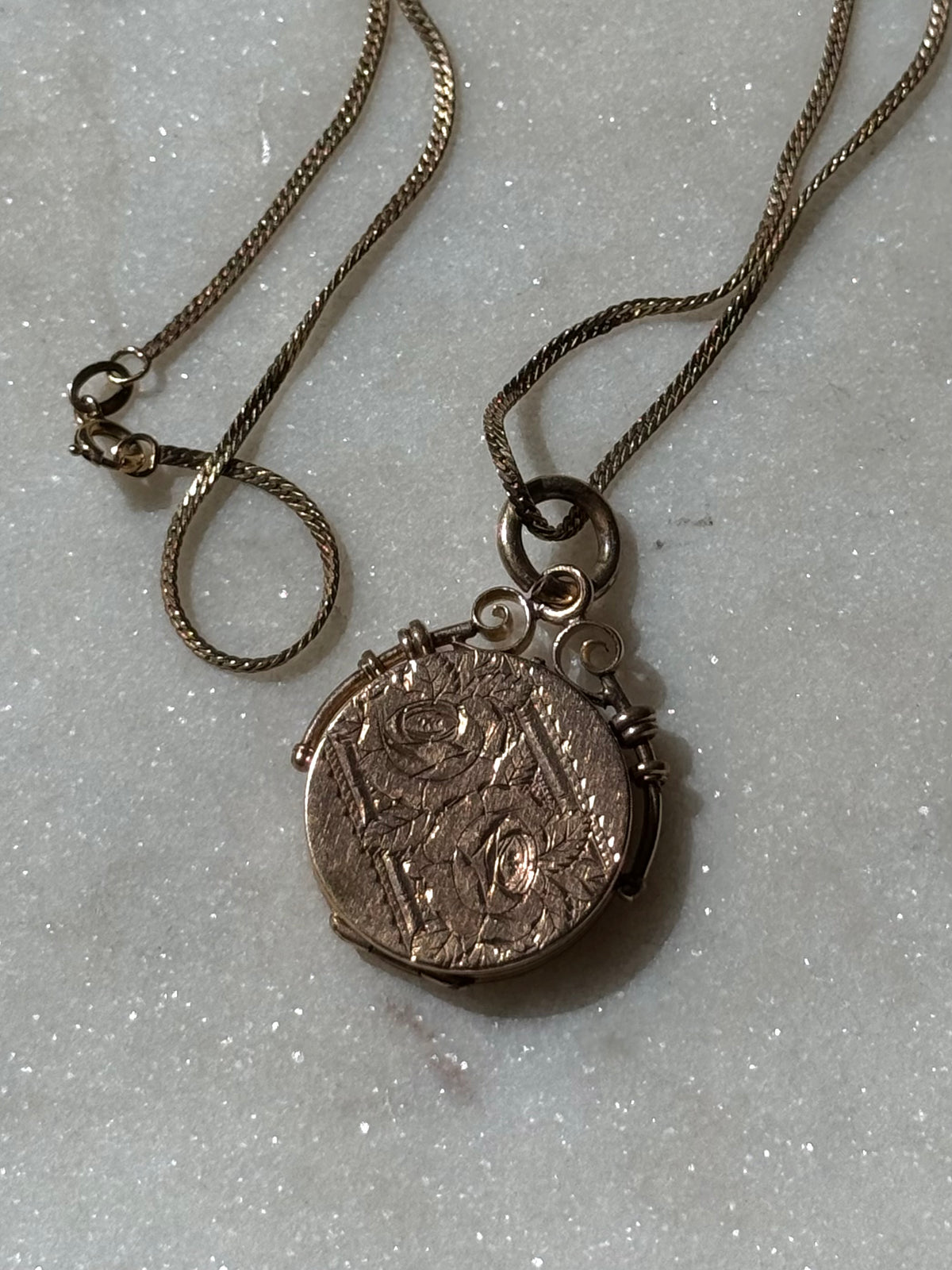 Antique 12k Gold Fill Etched Floral Locket Necklace 18”