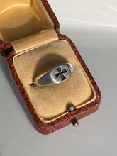 Load image into Gallery viewer, Cross Vintage Sterling Silver Ring
