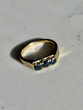 Load image into Gallery viewer, Vintage 1970s Blue Sapphire 18k Gold Ring Size 4.25
