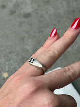 Load image into Gallery viewer, Geometric Sterling Silver Ring
