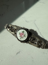 Load image into Gallery viewer, Vintage Enamel Floral Brooch
