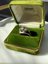 Load image into Gallery viewer, Vintage Emerald Eye Sterling Silver Panther Ring Size 6.75
