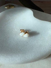 Load image into Gallery viewer, Vintage Opal 14k Yellow Gold Push Back Earrings
