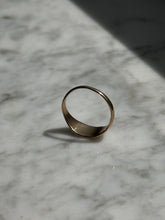 Load image into Gallery viewer, Gold ‘Z’ Initial 10k Gold Signet Ring Size 2.25
