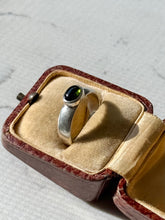 Load image into Gallery viewer, Vintage Peridot Sterling Silver Ring Size 7
