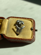 Load image into Gallery viewer, Vintage Sterling Silver Ring
