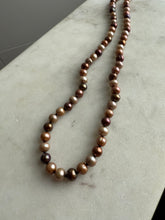 Load image into Gallery viewer, Vintage Pearl Strand 14k Gold Necklace 18”
