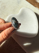 Load image into Gallery viewer, Vintage 1970s Agate Sterling Silver Ring Size 5
