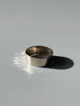 Load image into Gallery viewer, Vintage Mexico Sterling Hammered Band Size 5.5
