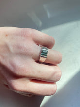 Load image into Gallery viewer, Solid Sterling Silver Vintage Ring
