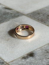 Load image into Gallery viewer, 1940s Diamond &amp; Synthetic Spinel Ring
